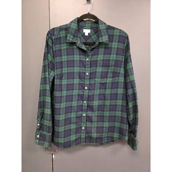 J.CREW Tops - Classic plaid button up 1019